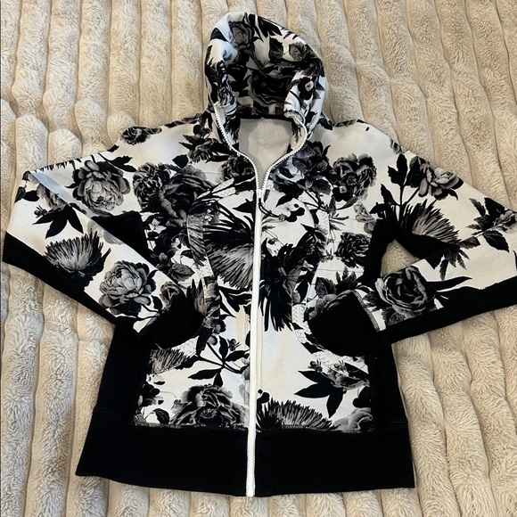 Lululemon Athletica Black and White Floral Jacket - Picture 1 of 8